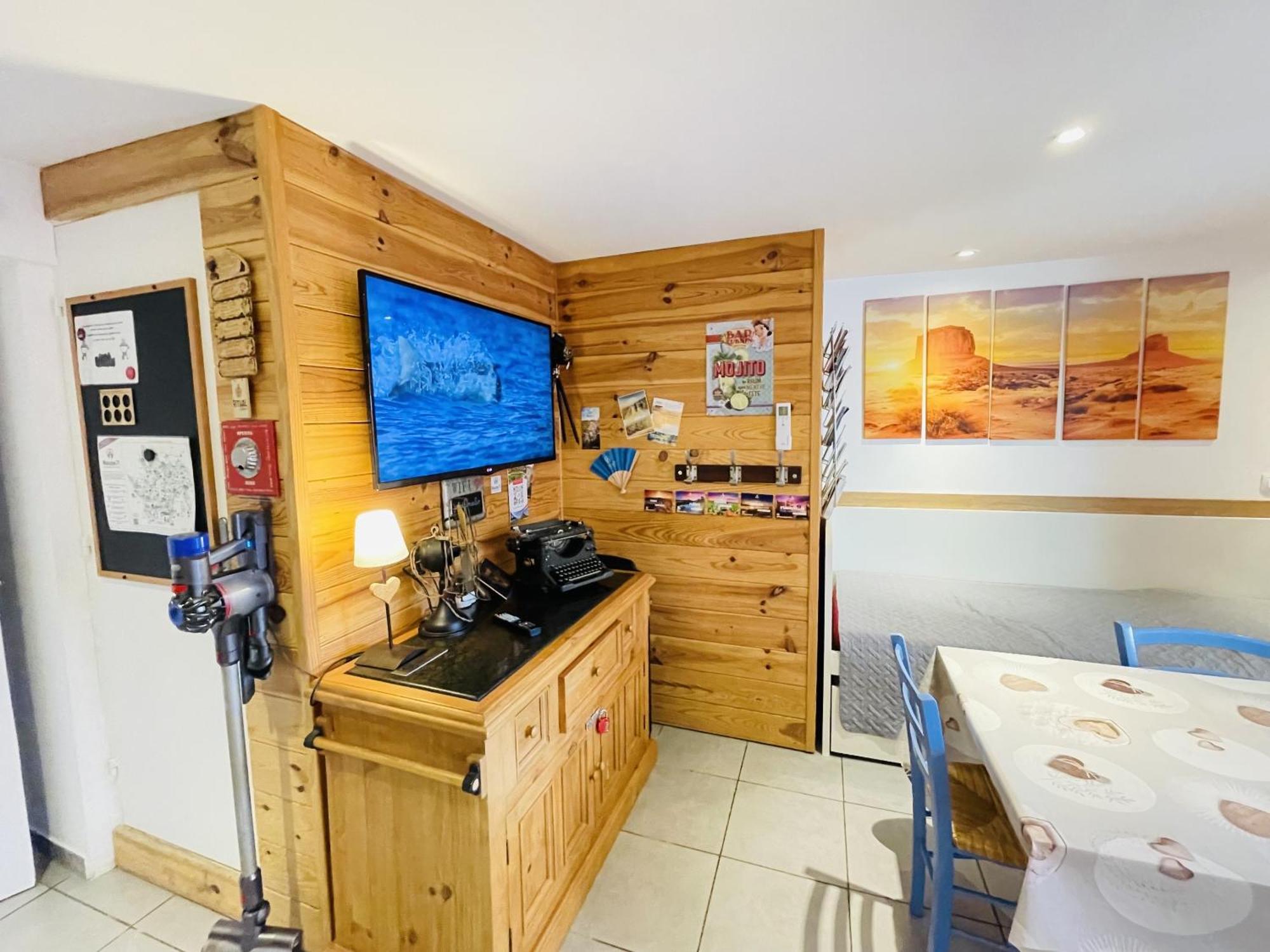 Le Lodge Spa Saint-Laurent-d'Andenay Bagian luar foto