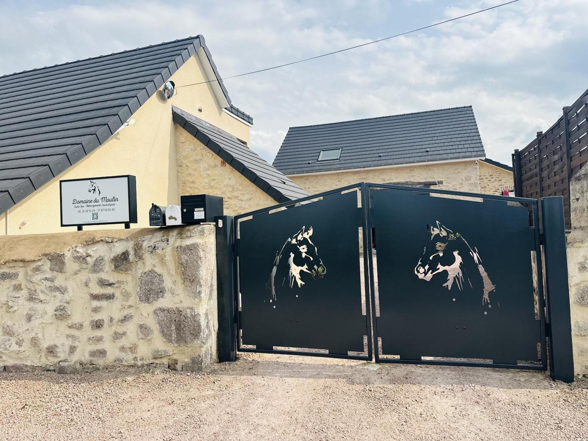 Le Lodge Spa Saint-Laurent-d'Andenay Bagian luar foto