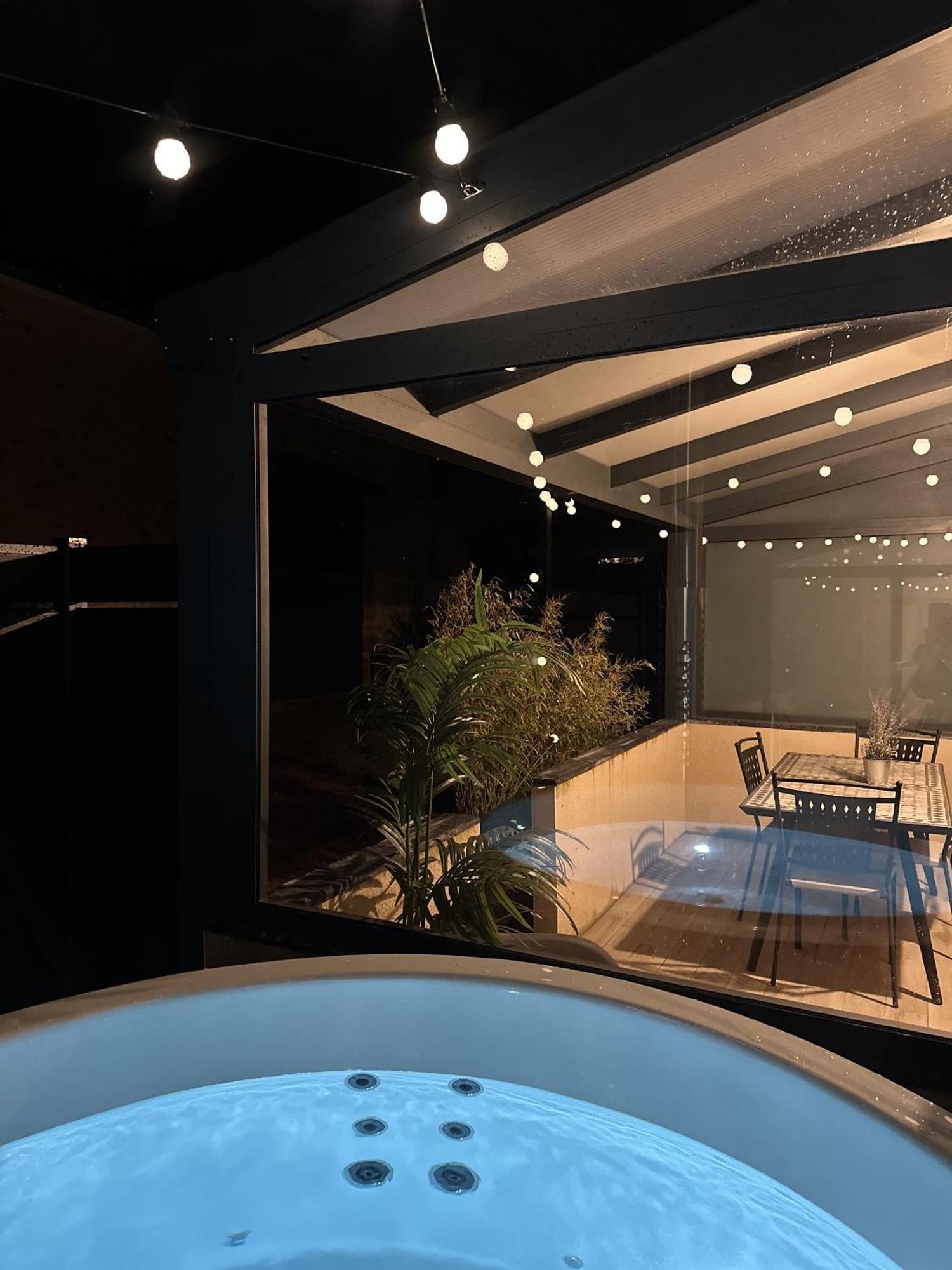 Le Lodge Spa Saint-Laurent-d'Andenay Bagian luar foto